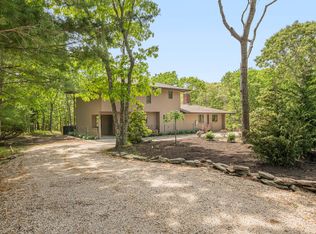 33 Rolling Woods Ct, East Hampton, NY 11937