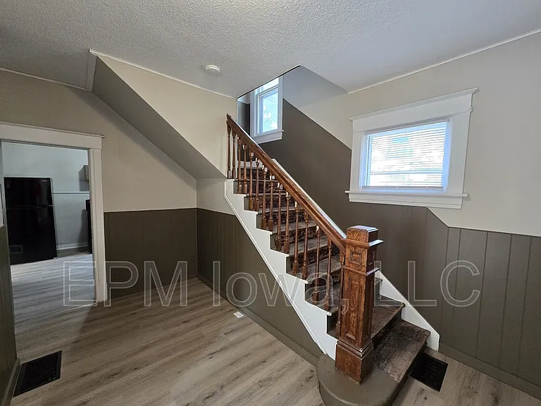 422 Baltimore St — Photo 3