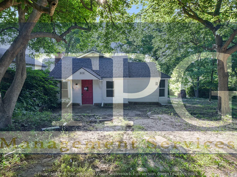 2121 N River Blvd