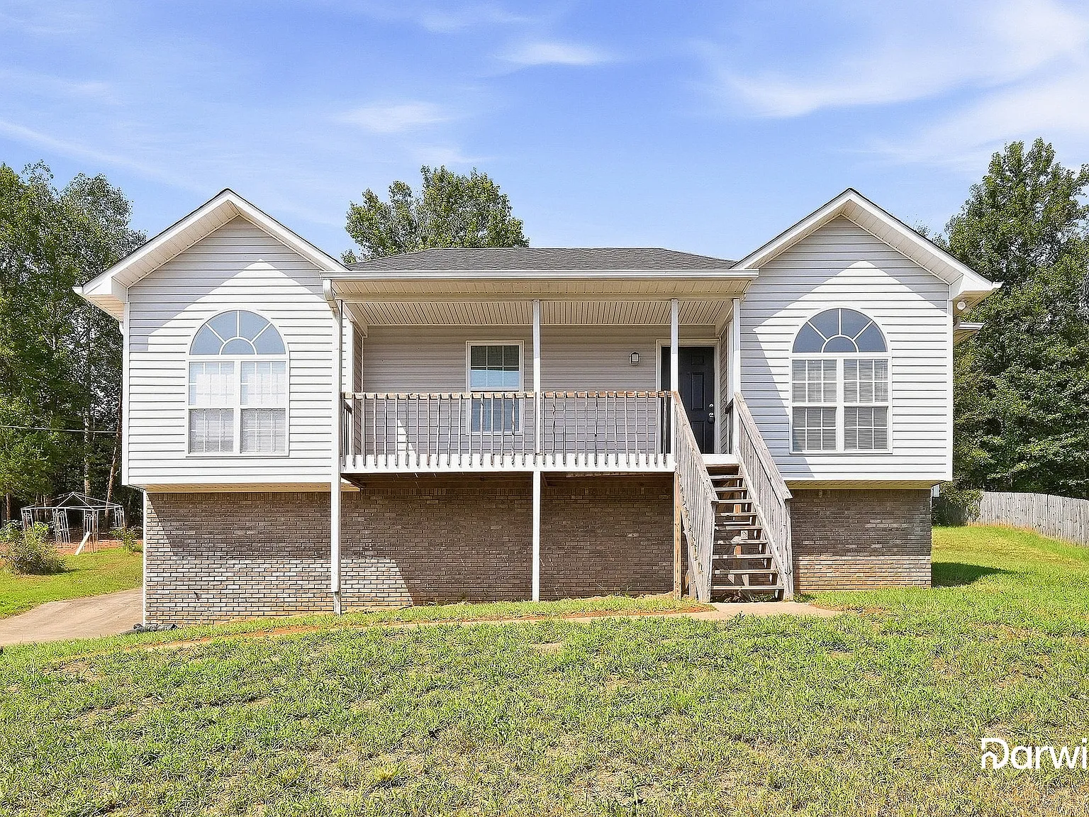 3 bed, 2.0 bath, 1162 sqft, $1,465 — Photo 1