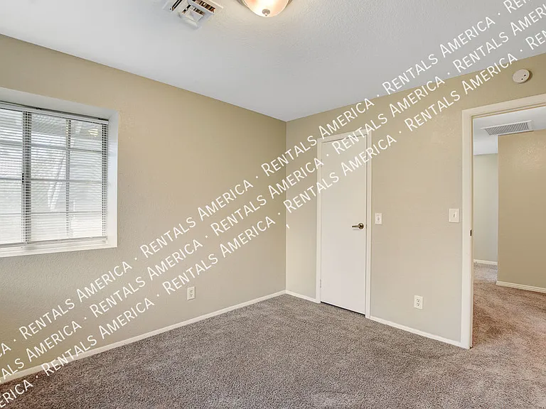 319 Simon Bolivar Dr — Photo 29