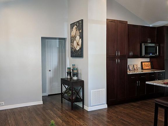 5th image of 2501 S Josephine St