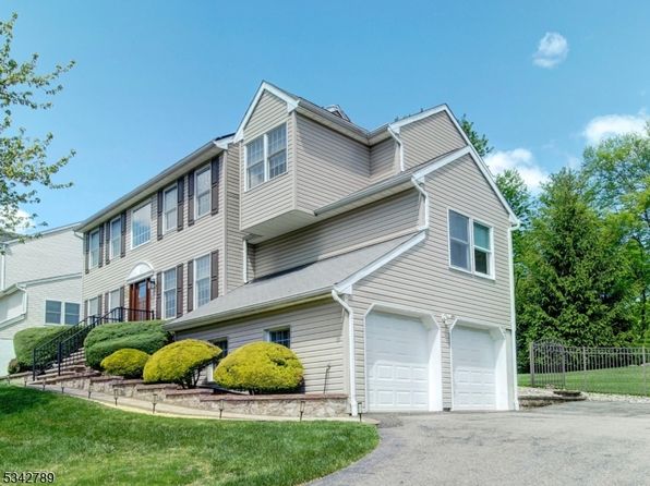 32 Fox Chase Ln, Roxbury Twp., NJ 07852