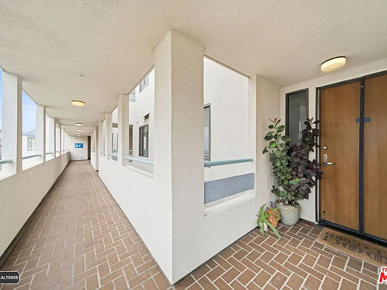122 Ocean Park Blvd #507 — Photo 3