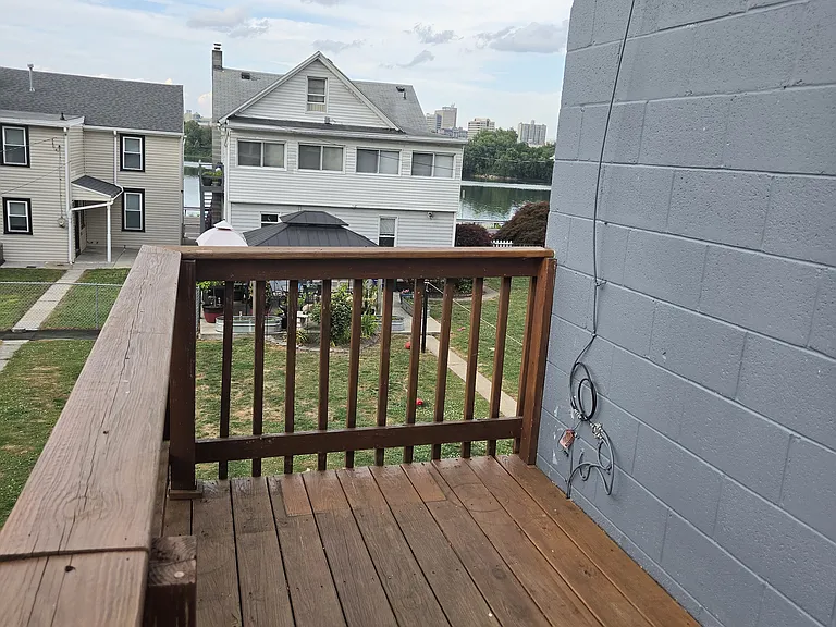 109 S River St — Photo 15