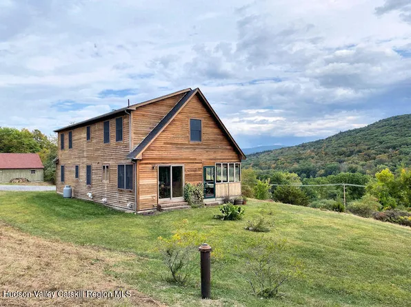 15 Tory Hill Road, Hillsdale, NY 12529