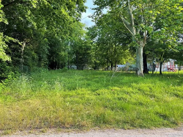 618 Magnolia St, Teague, TX 75860