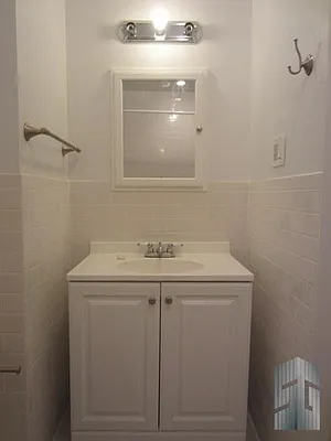 Rented by Skyline Group Real Estate | media 23