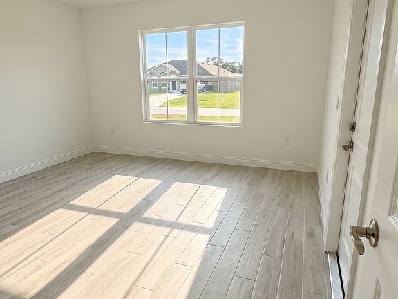 5th image of 4656 SW Osborne St #1