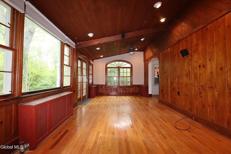 4th image of 2132 Niskayuna Drive