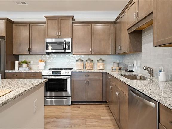 5th image of 1187 Chastain Dr