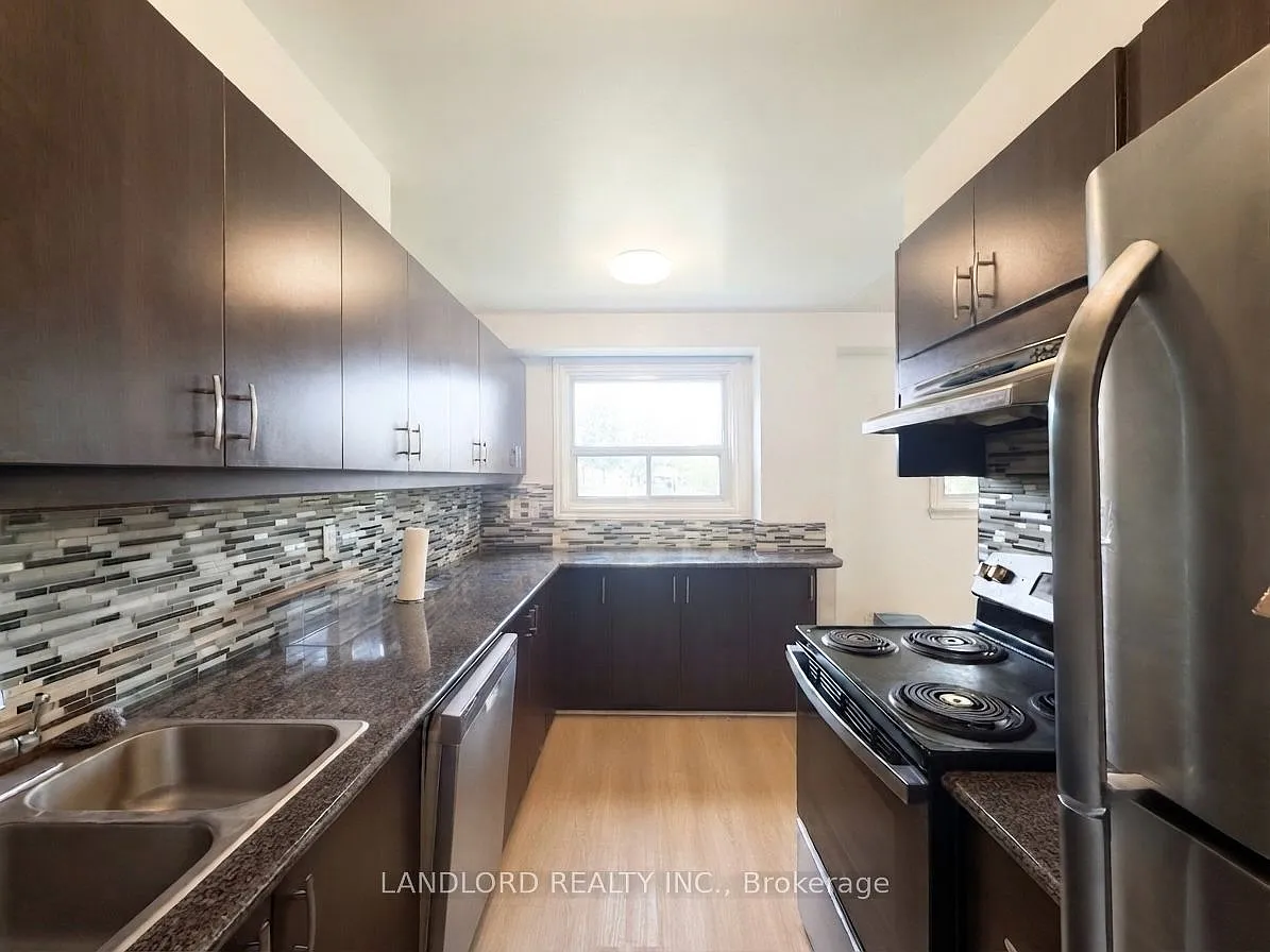 3 bed, $2,850 — Photo 2