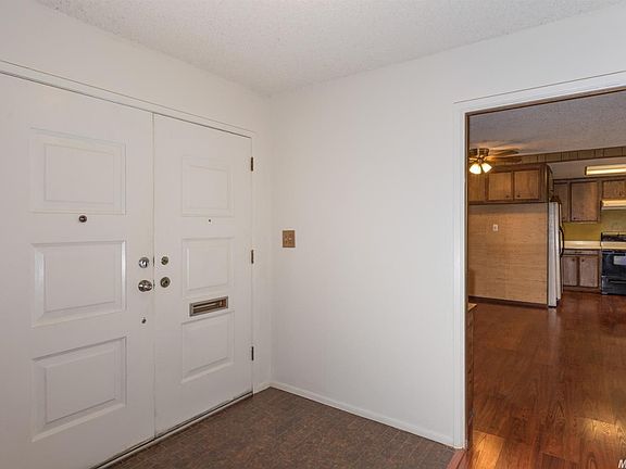4th image of 3607 Hillcrest Ln