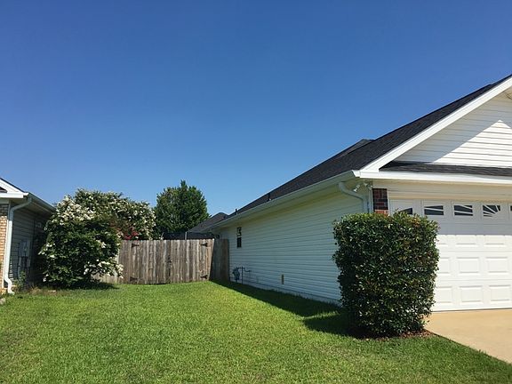3rd image of 11617 Waterbury Cir
