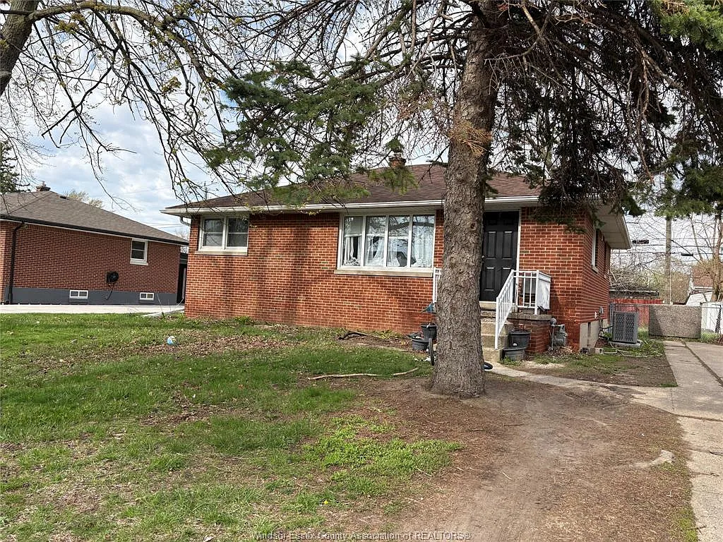 2 bed, $1,400 — Photo 1