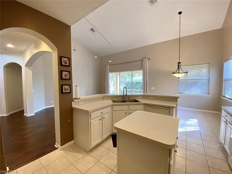 74 Burnt Pine Dr — Photo 10