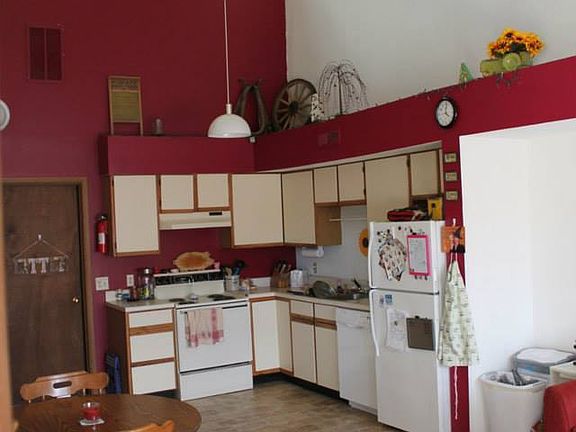 3rd image of 807 W Oregon St APT 104