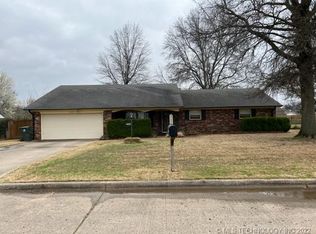 2505 Peggy Ln, Muskogee, OK 74403