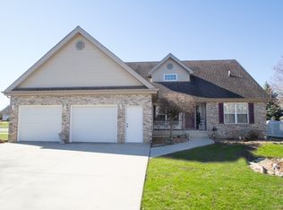 1456 Stratford Dr W, Bourbonnais, IL