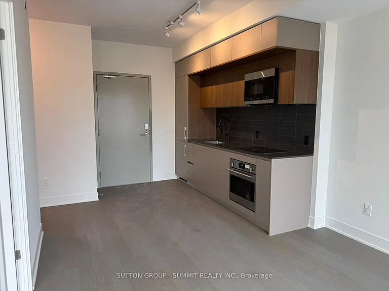 322 Dupont St #713 — Photo 1