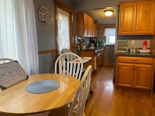 2 bed, 1061 sqft, $3,350 — Photo 4