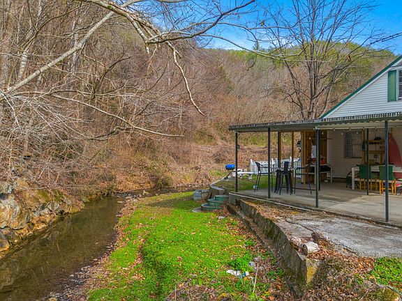 3rd image of 3226 Big Creek Rd