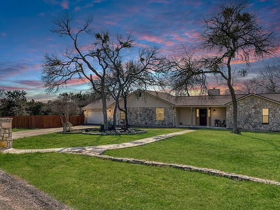 2nd image of 20 Saddle Rock Rdg