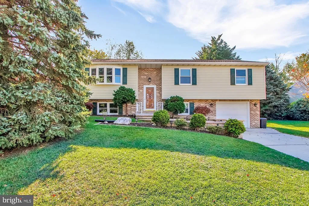 71 Lion Dr photo 1