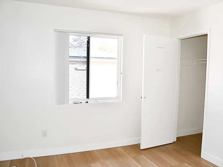 994 Valencia St — Photo 21