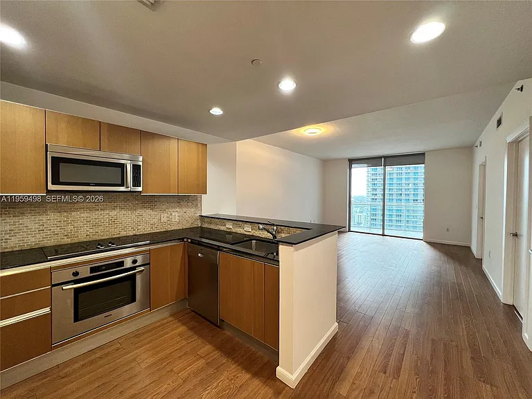 1060 Brickell Ave — Photo 10