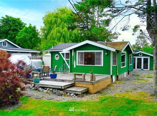 692 Mallard Ln, Point Roberts, WA 98281