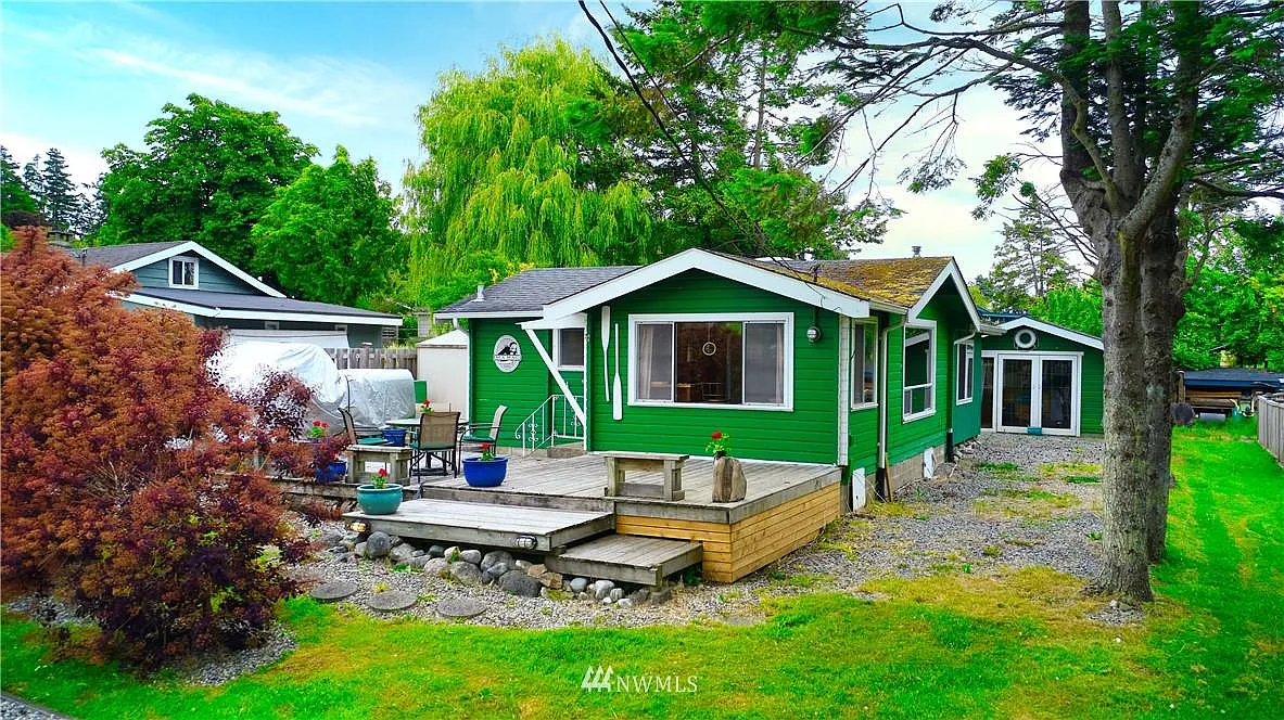 692 Mallard Ln photo 1