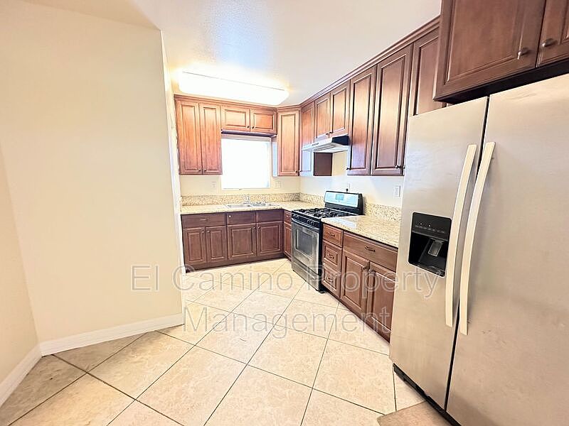 1st image of 512 W 62nd St