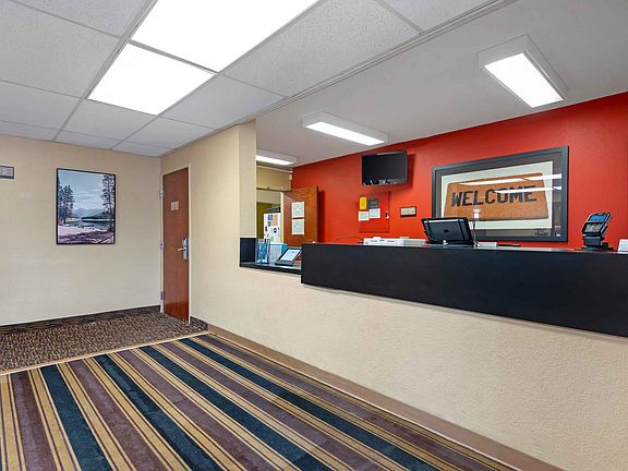 Lobby and Guest Check-in