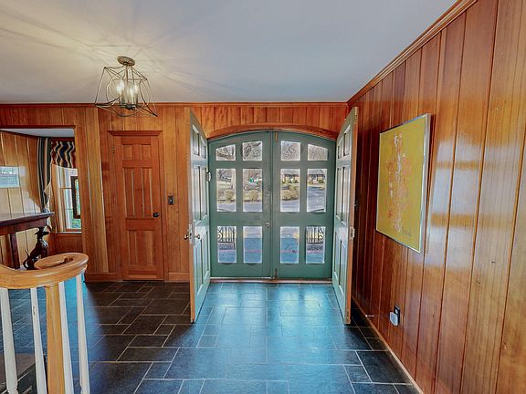 2nd image of 382 Wimbledon Dr