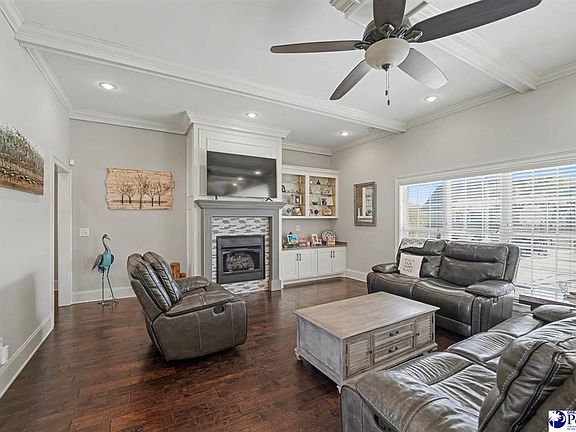 4th image of 700 Middleberg Way