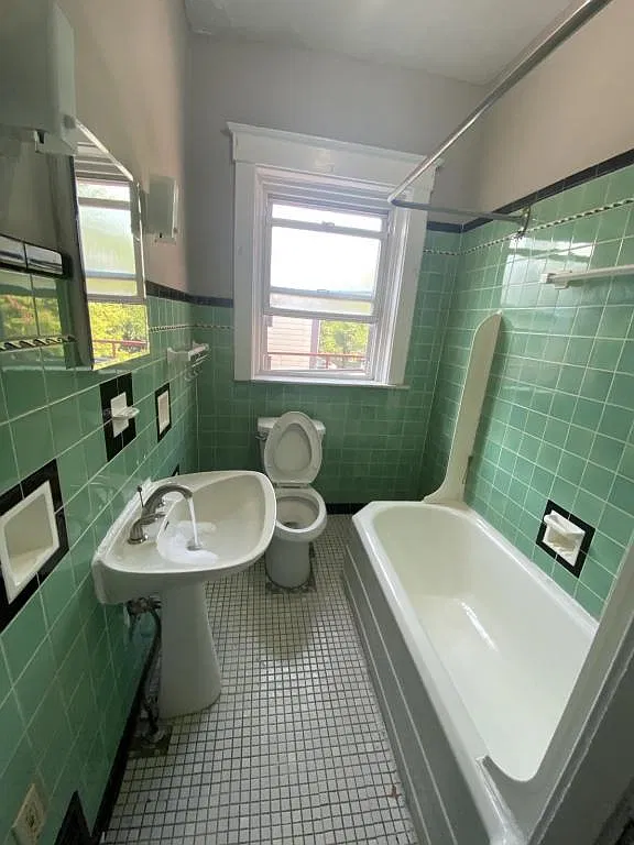 231 W McMillan Unit 2 — Photo 3