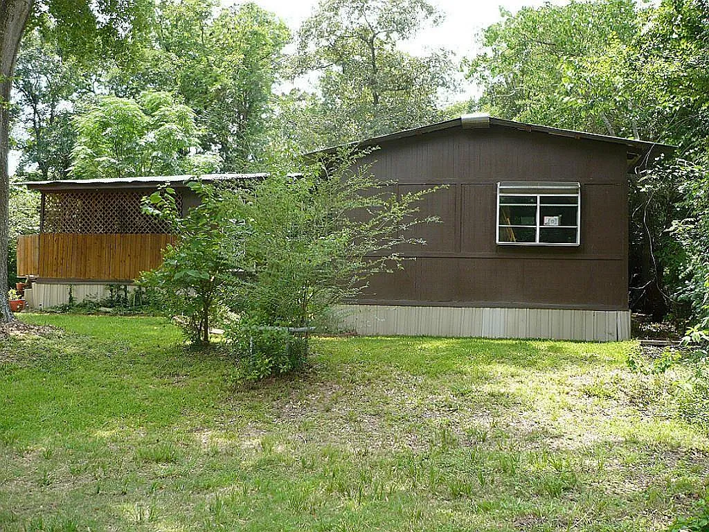 4 bed, 2.0 bath, 1876 sqft, $1,600 — Photo 1
