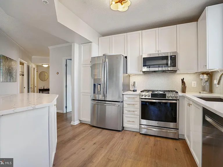 851 N Glebe Rd #511 — Photo 2