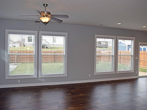 3rd image of 7102 Oakpark Dr