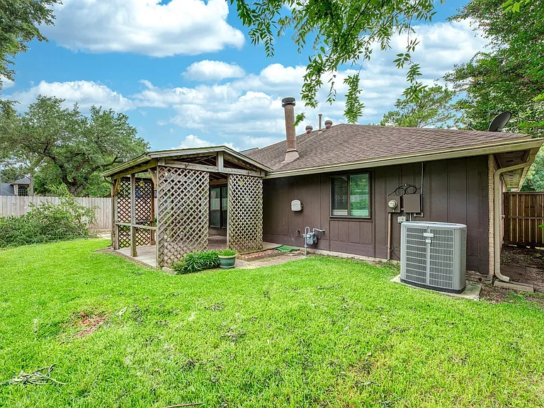 6818 Brockington Dr — Photo 29