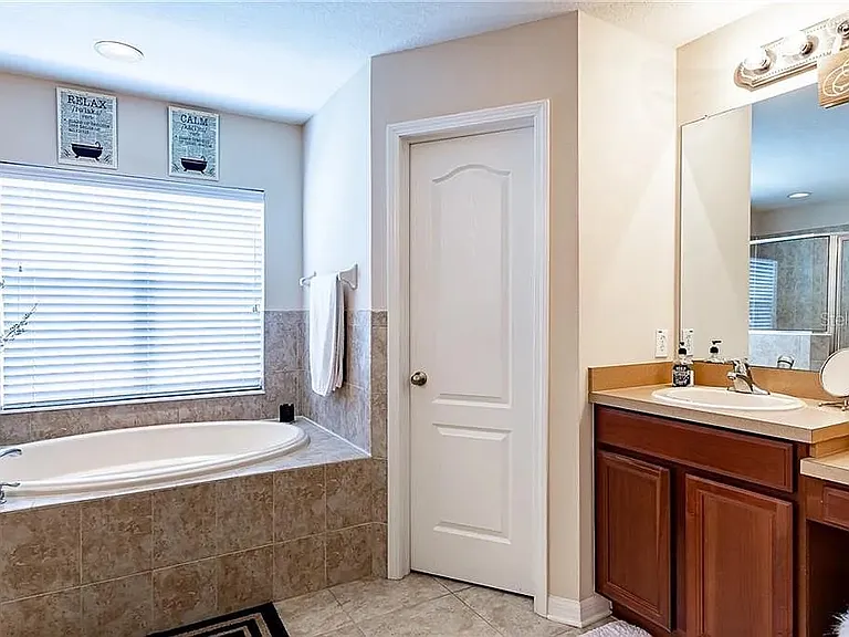 7326 Forest Mere Dr — Photo 34