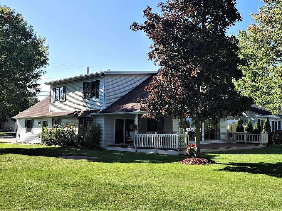 1st image of 410 Iroquois Ave