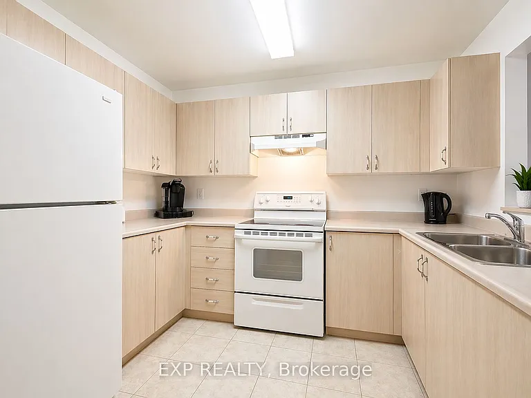 469 Church St #12 — Photo 3