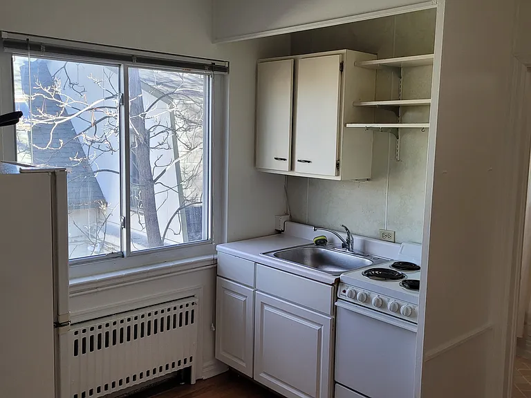 464 S Downing St #B — Photo 8