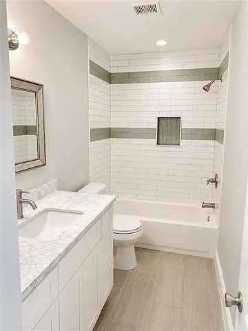 1028 Kingsway Dr W — Photo 17