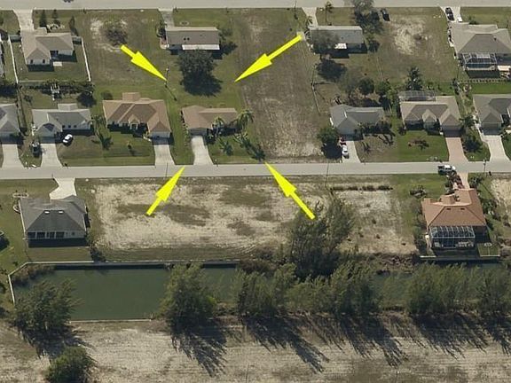 3rd image of 832 SW 28th Ter