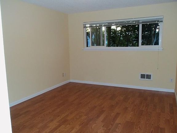 4th image of 1001 Taylor Ave N #403