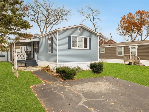 259 Lothrop St, Taunton, MA 02780