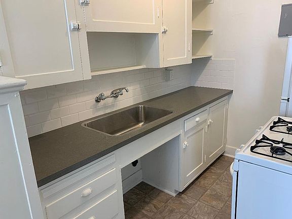 5th image of 1819 N Kingsley Dr APT 208